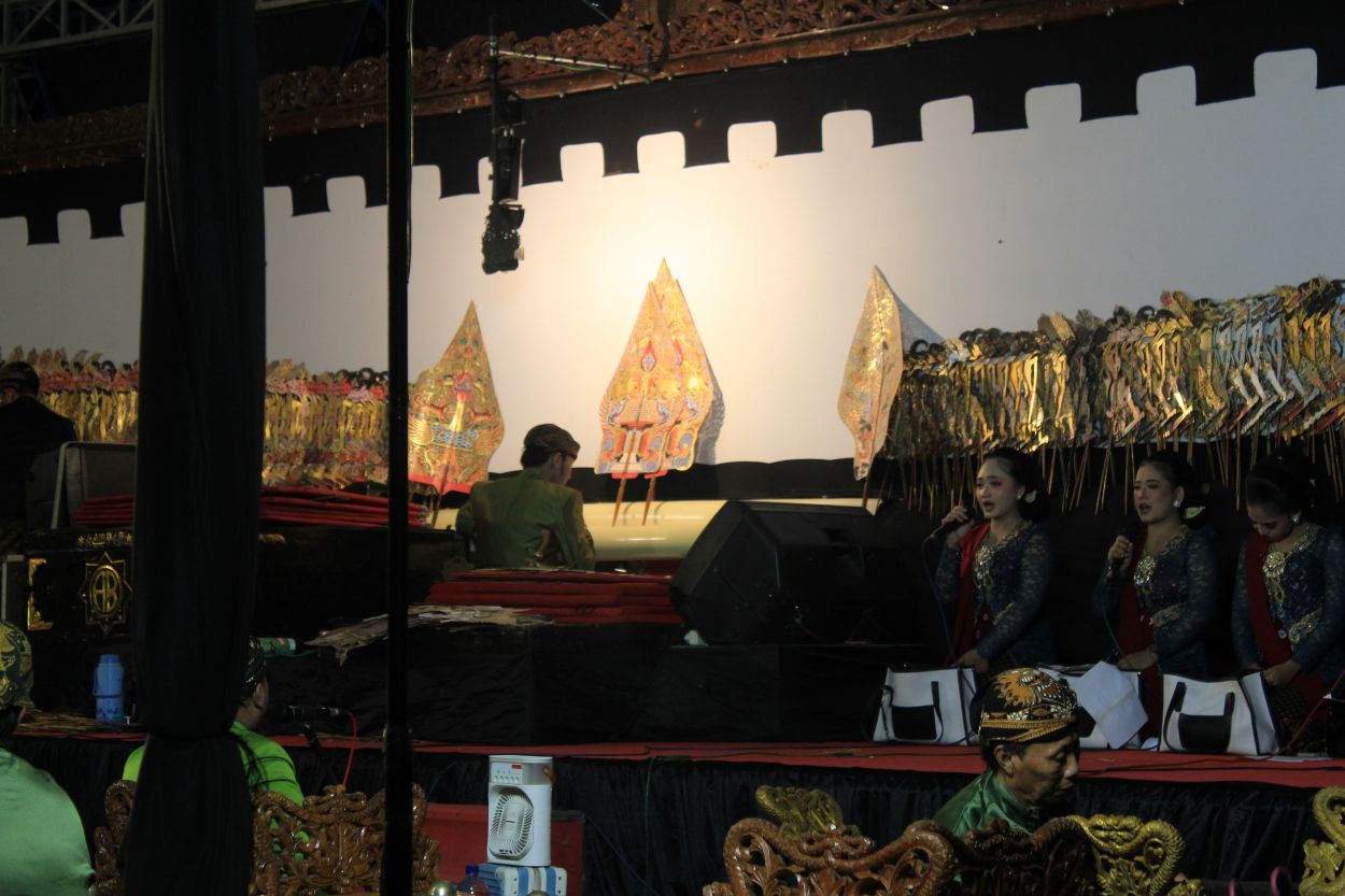 Pagelaran Wayang Semalam Suntuk