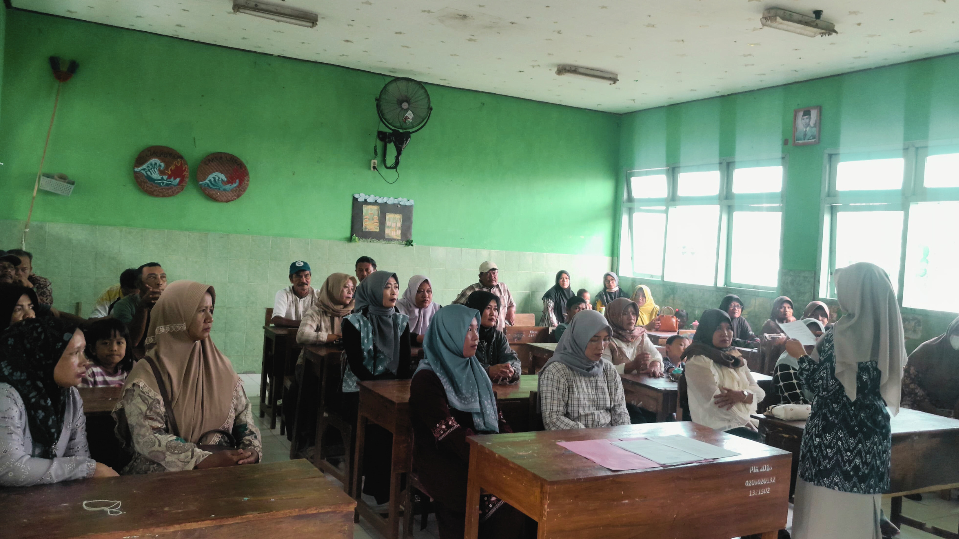 Pembagian Rapor SMP Negeri 1 Prambon Lebih dari Sekedar Nilai