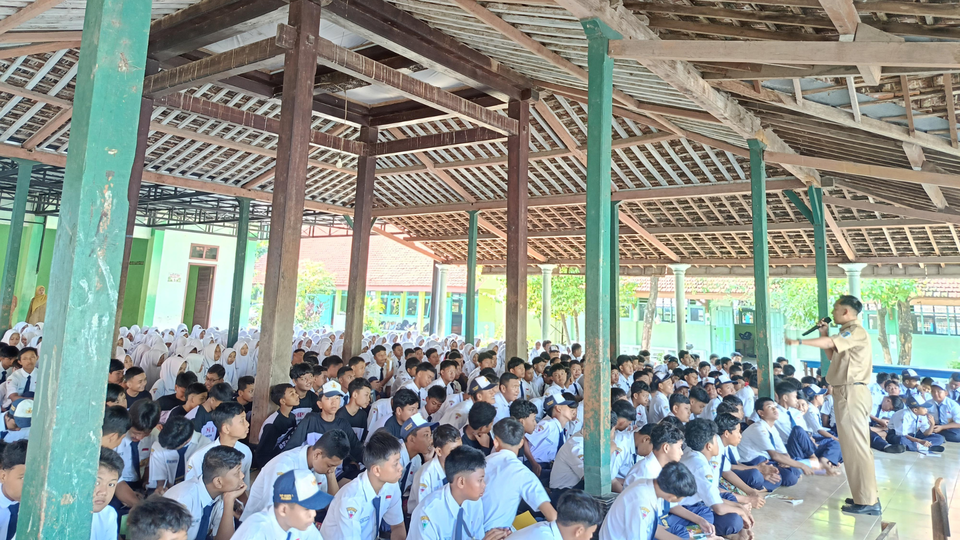 Belajar Serius, Karakter Dibentuk! SMP Negeri 1 Prambon Gelar Try Out TKA dan Sosialisasi Siswa