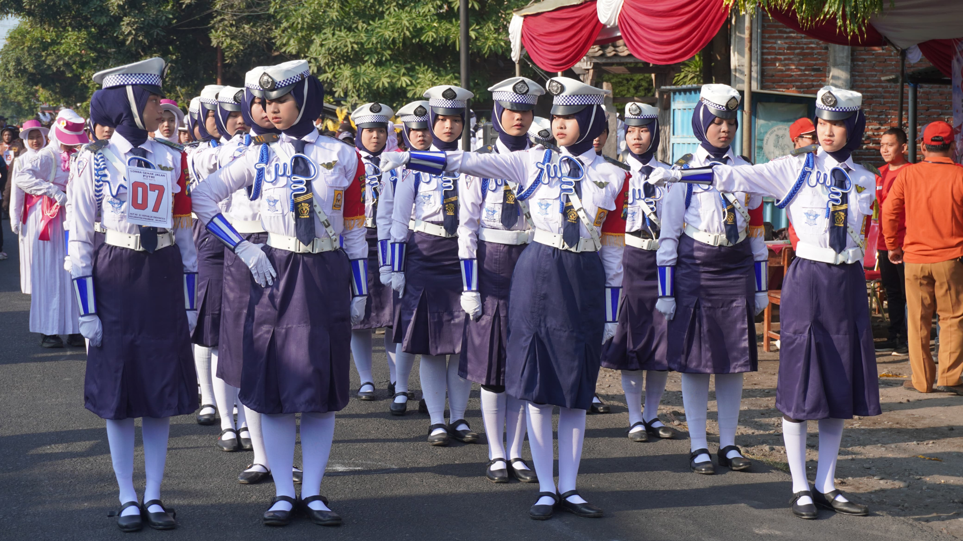Langkah Tegap Membuah Hasil: Kontingen SMPN 1 Prambon Borong Juara di Ajang Gerak Jalan PHBN 2026